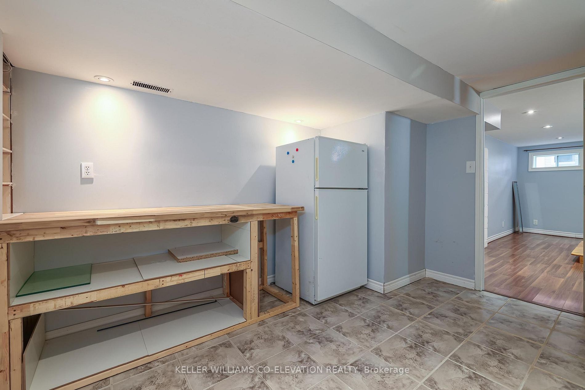 18 Littlewood Cres