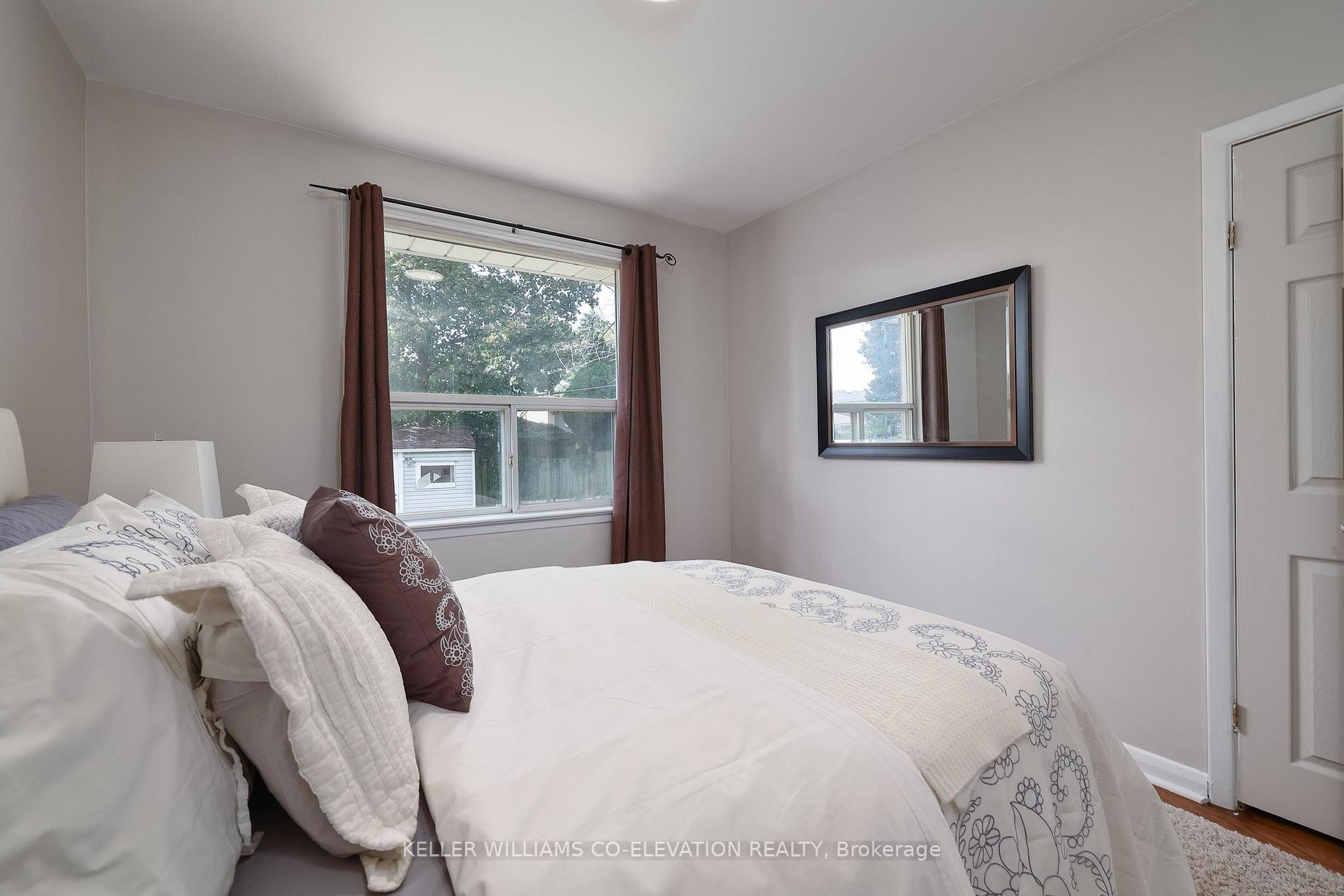 18 Littlewood Cres