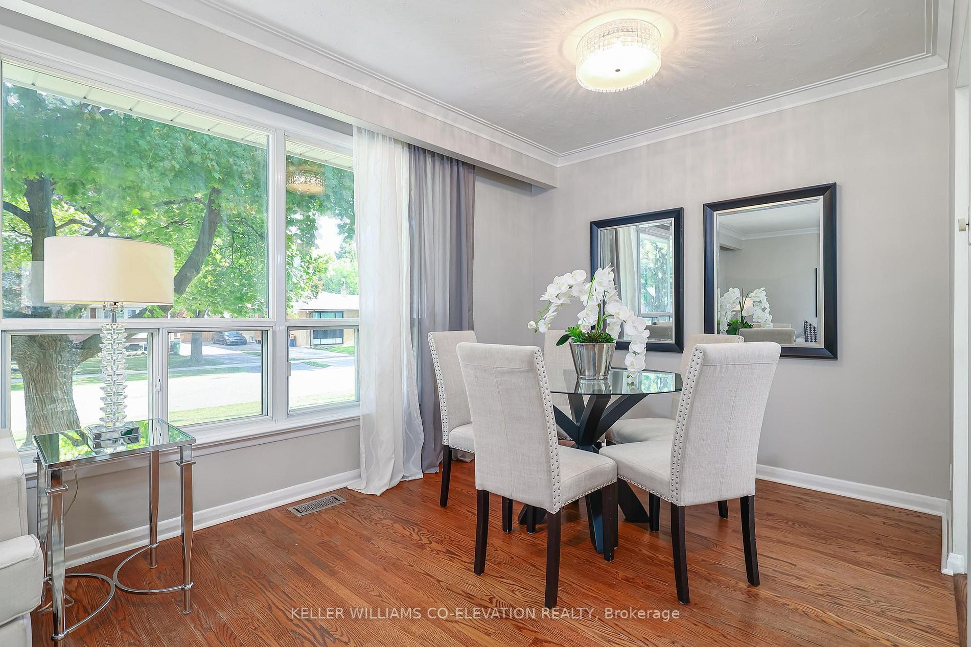 18 Littlewood Cres