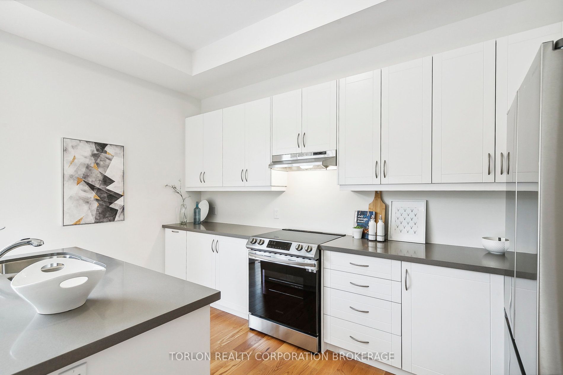 2159 Royal Gala Circ
