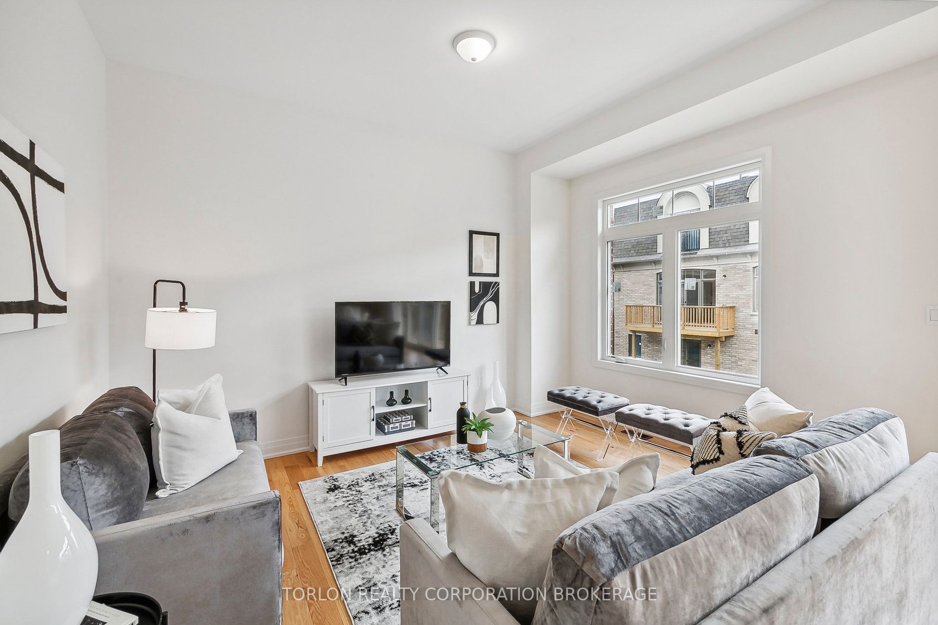 2159 Royal Gala Circ