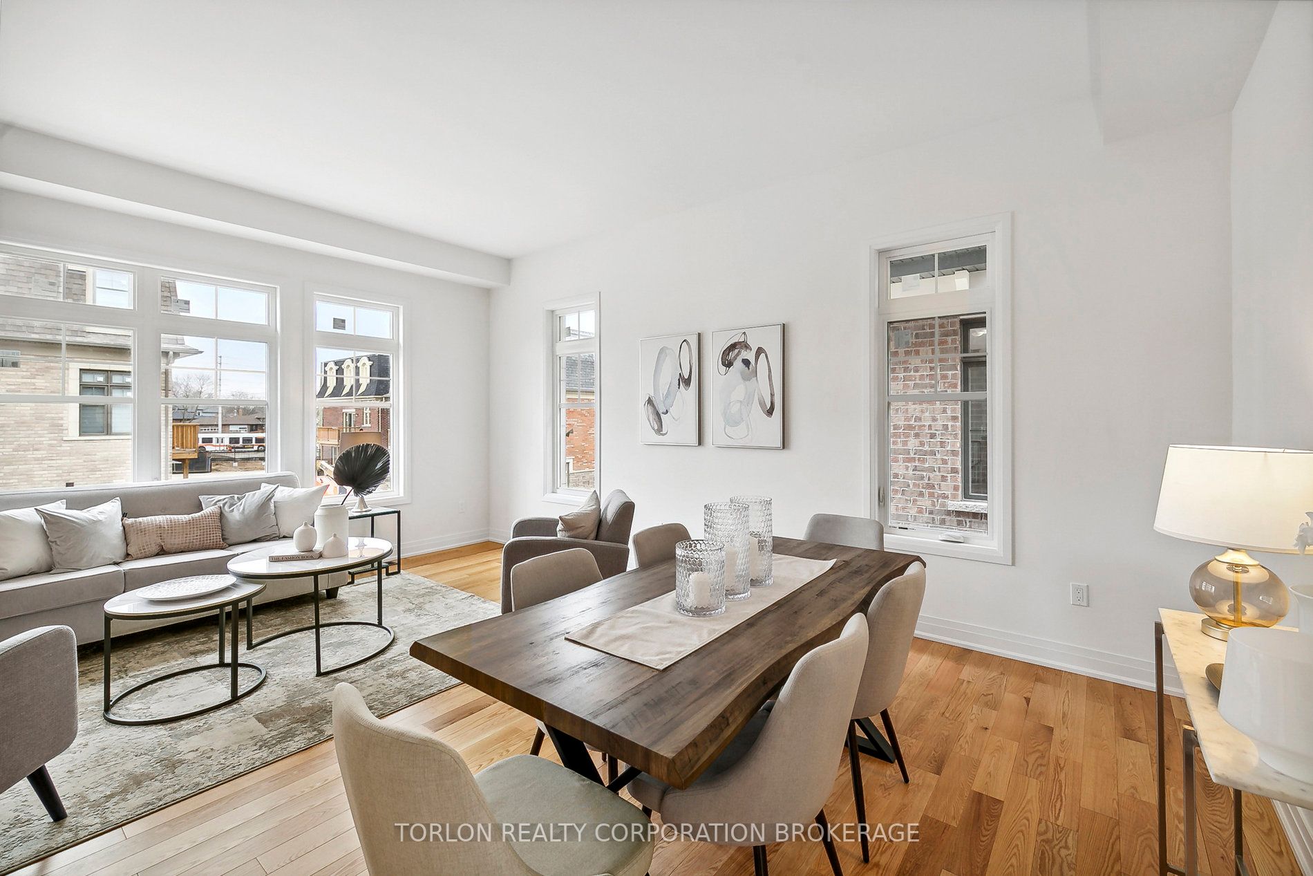 2159 Royal Gala Circ