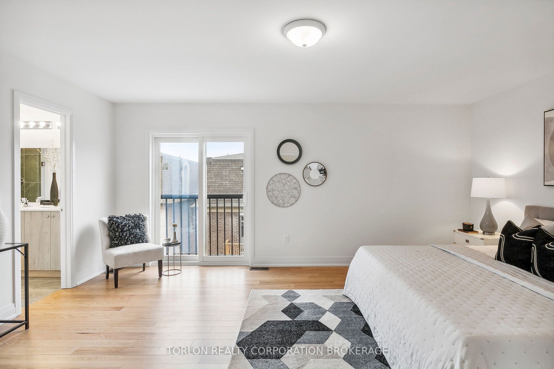 2159 Royal Gala Circ