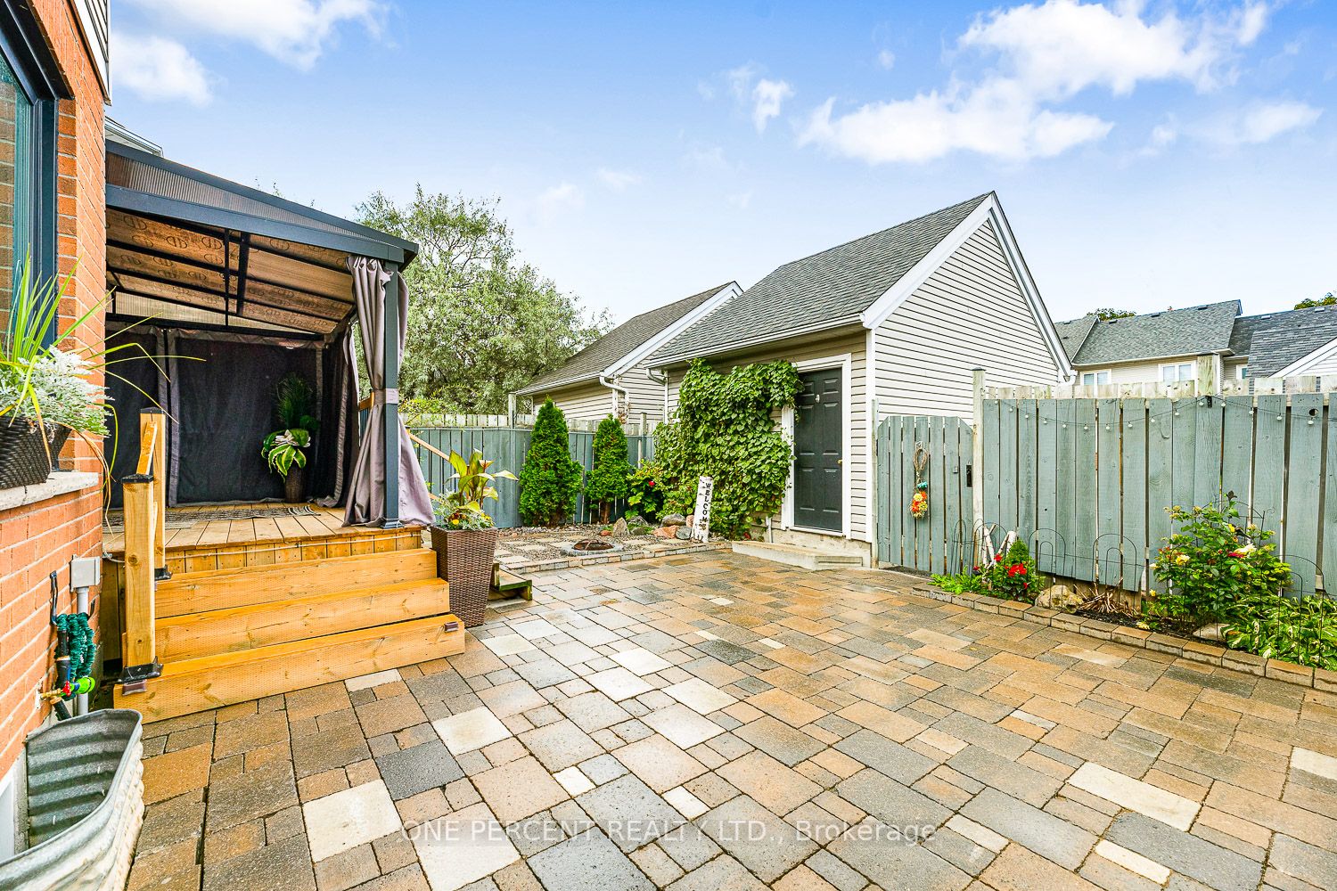 303 Dogwood St