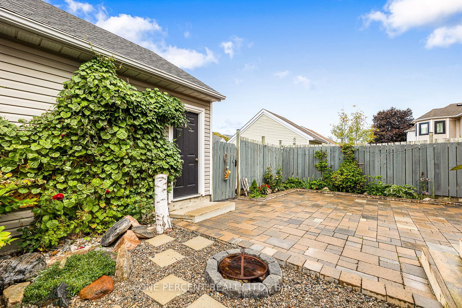 303 Dogwood St