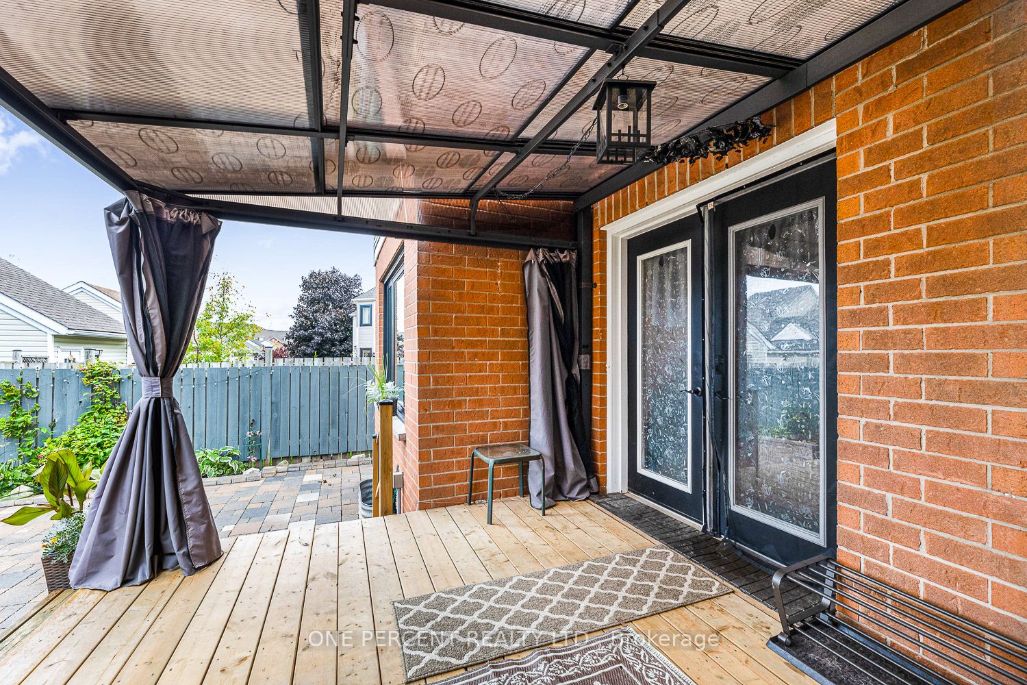 303 Dogwood St