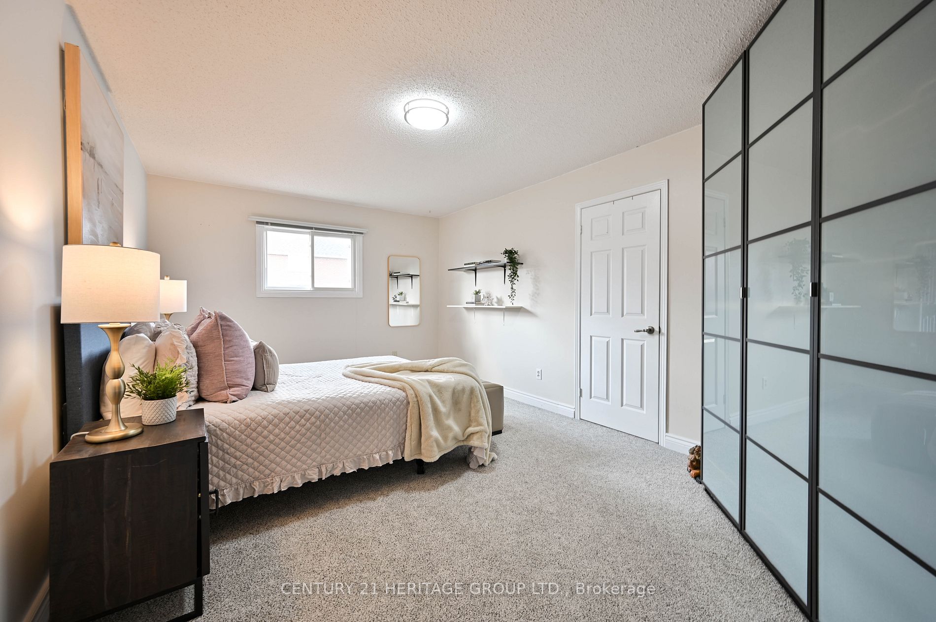 18 Egan Cres