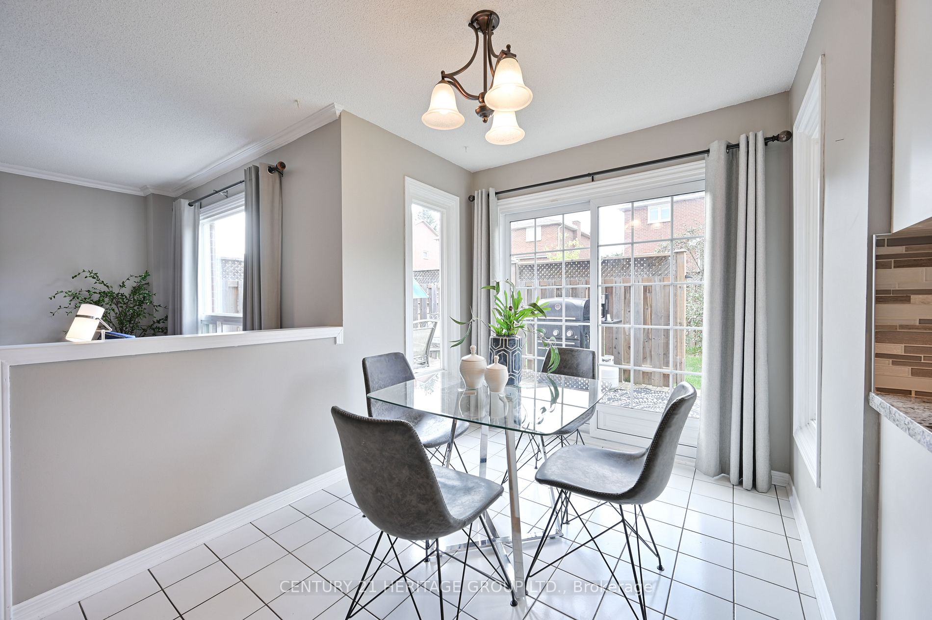 18 Egan Cres