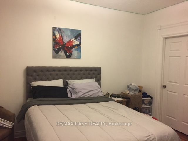 10 Abbs St, #Main