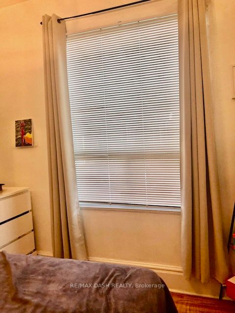 10 Abbs St, #Main