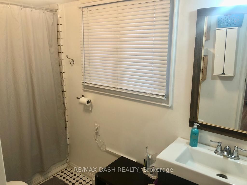 10 Abbs St, #Main