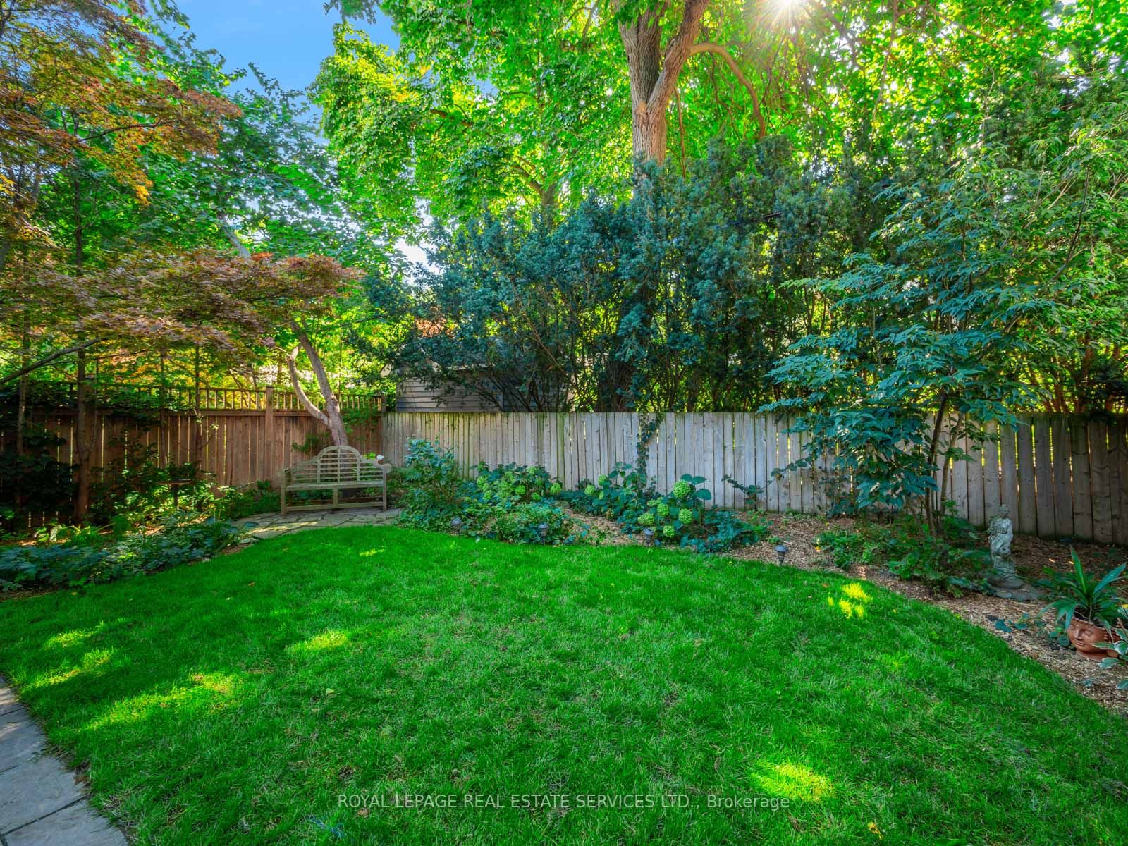304 Robinson Street