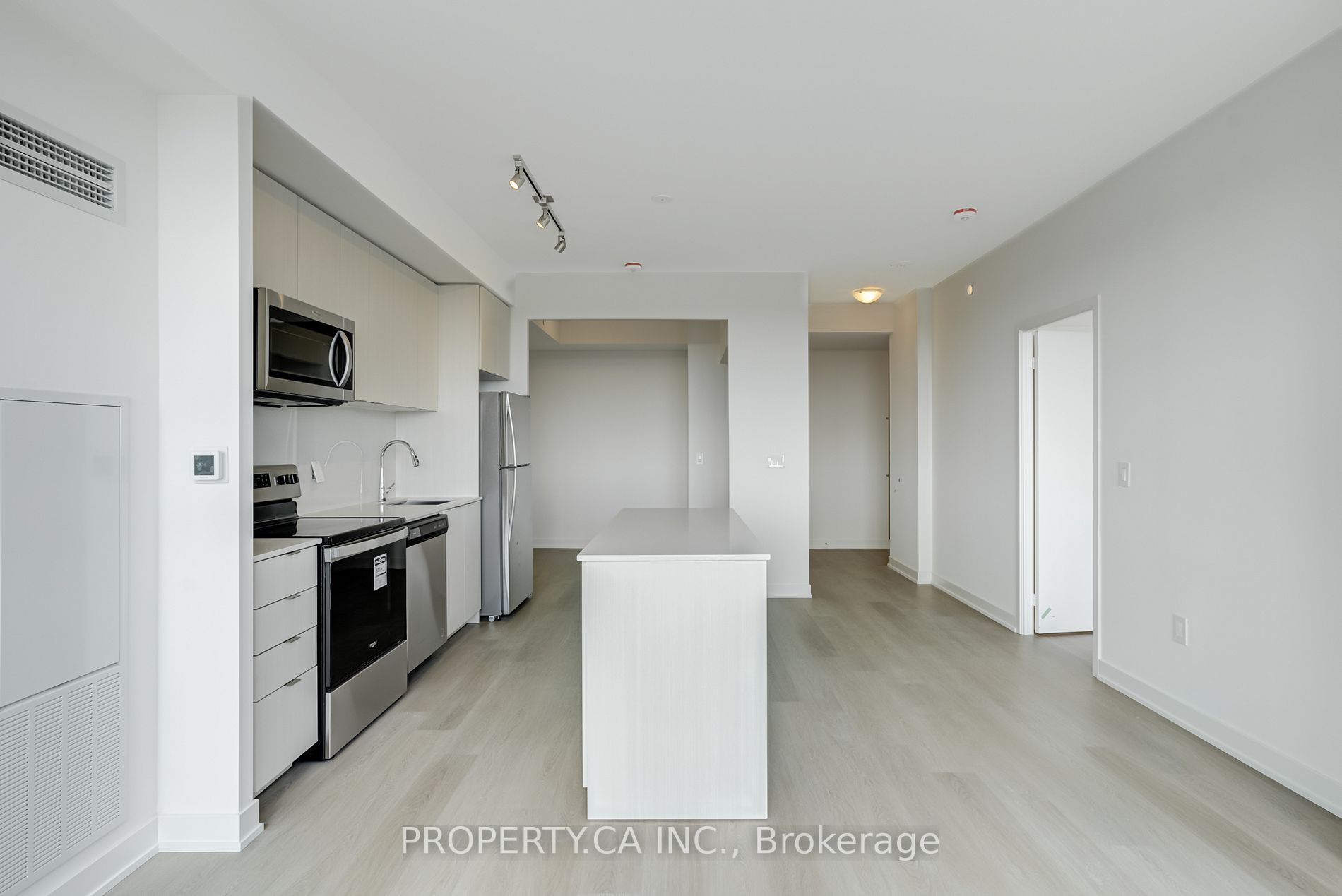 859 The Queensway, #713