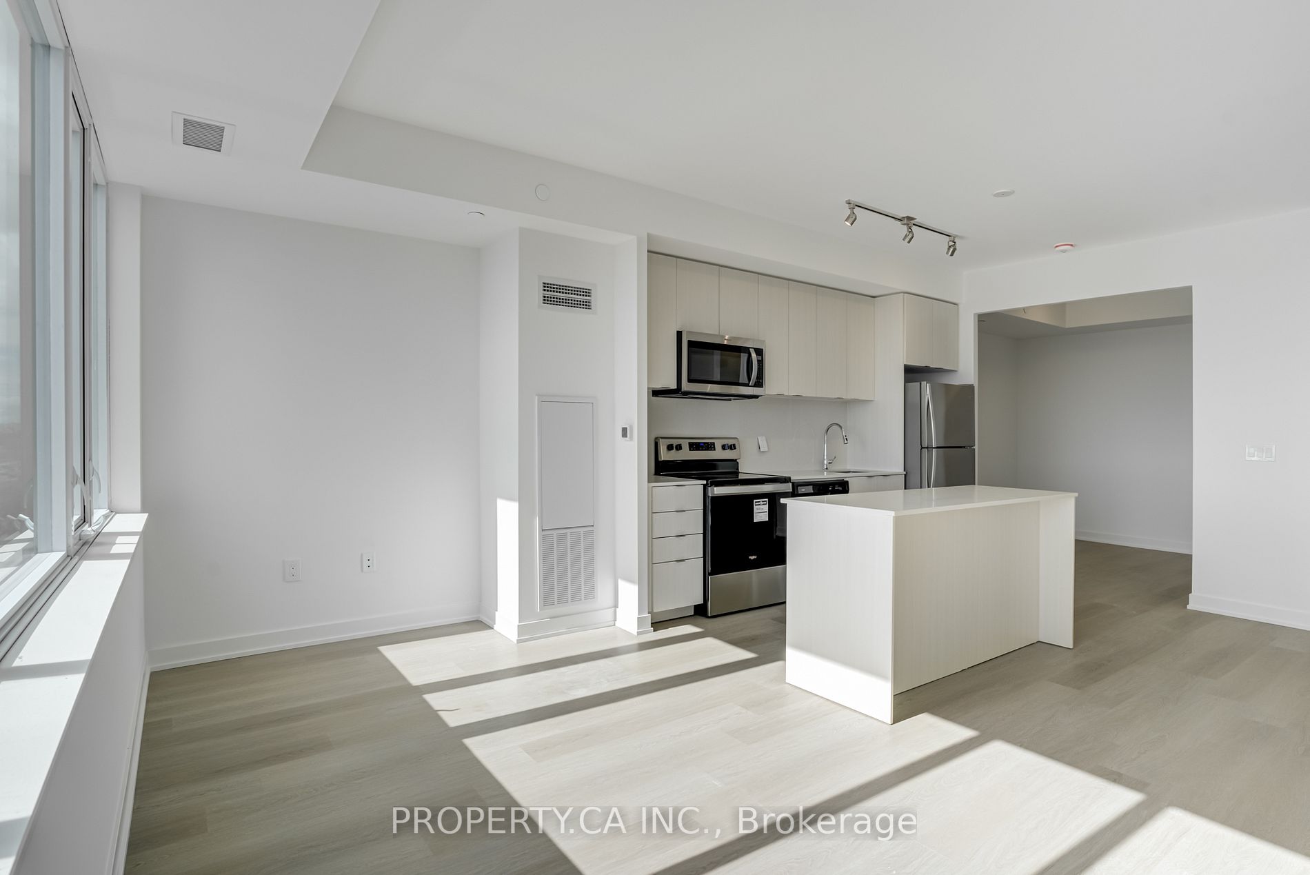 859 The Queensway, #713