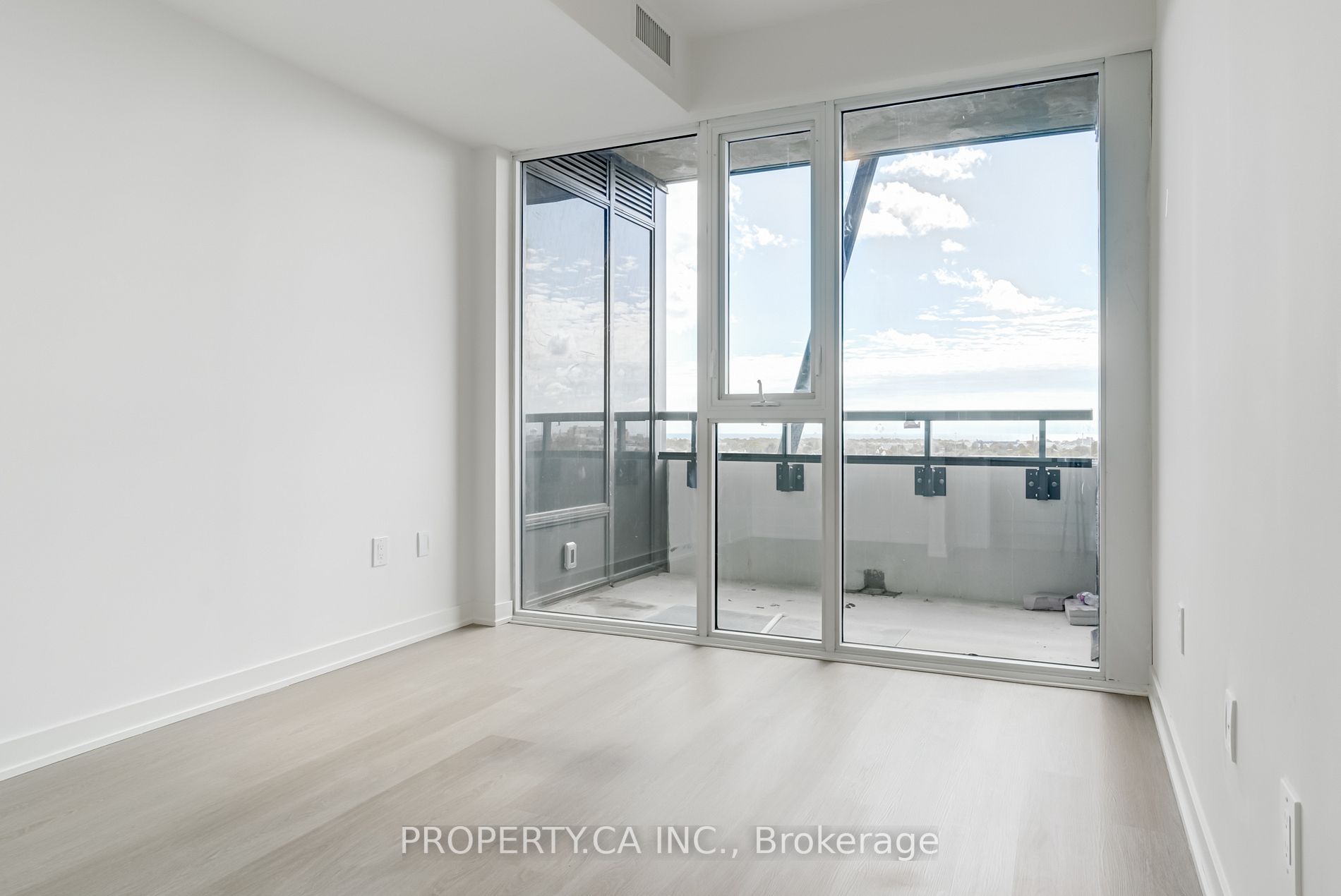859 The Queensway, #713