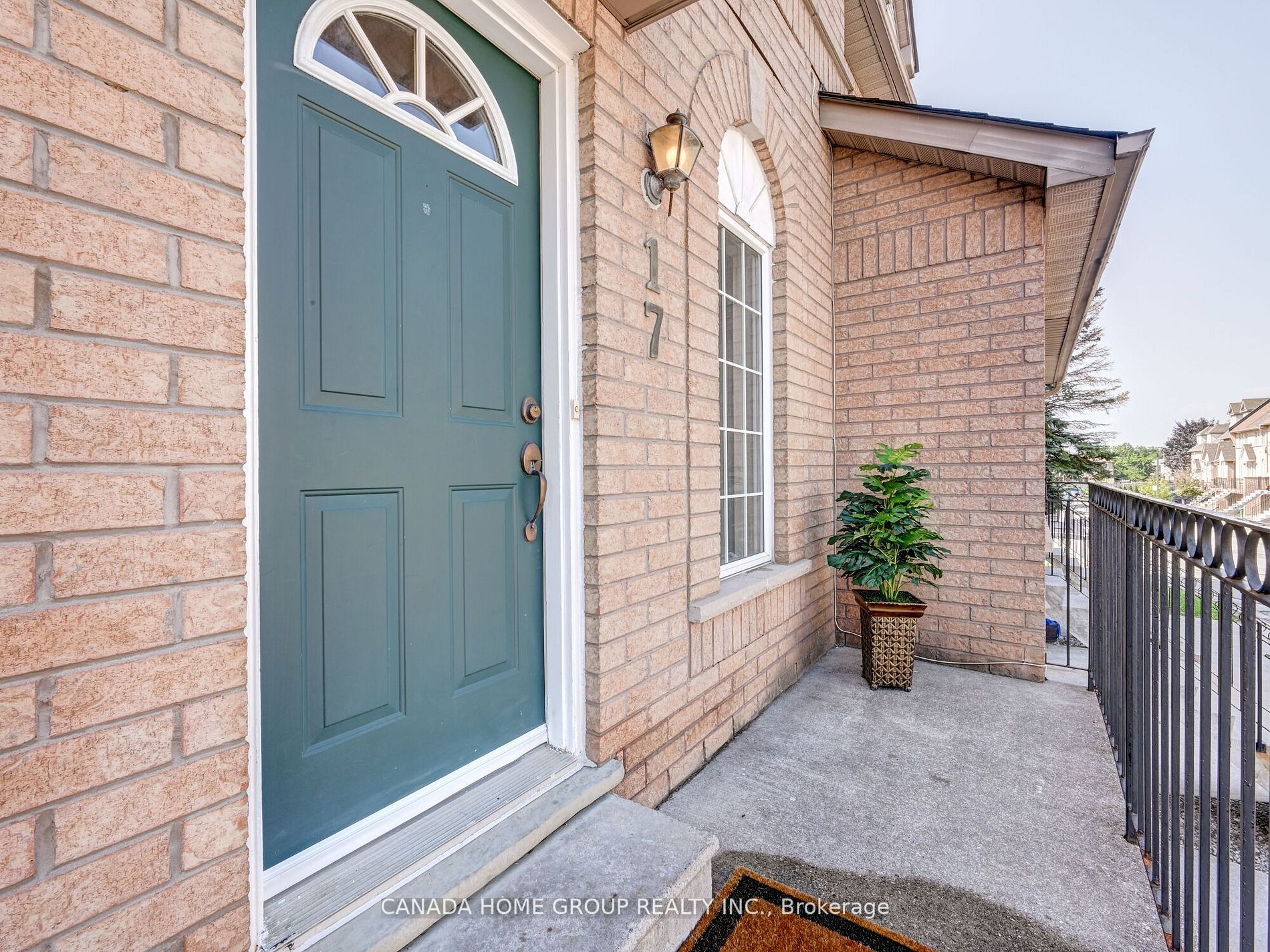 75 Strathaven Dr, #17