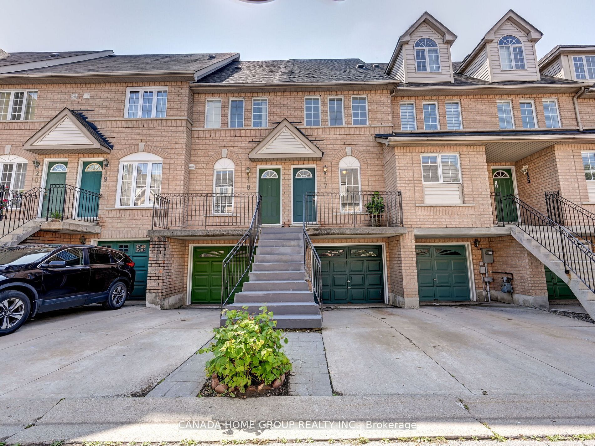 75 Strathaven Dr, #17