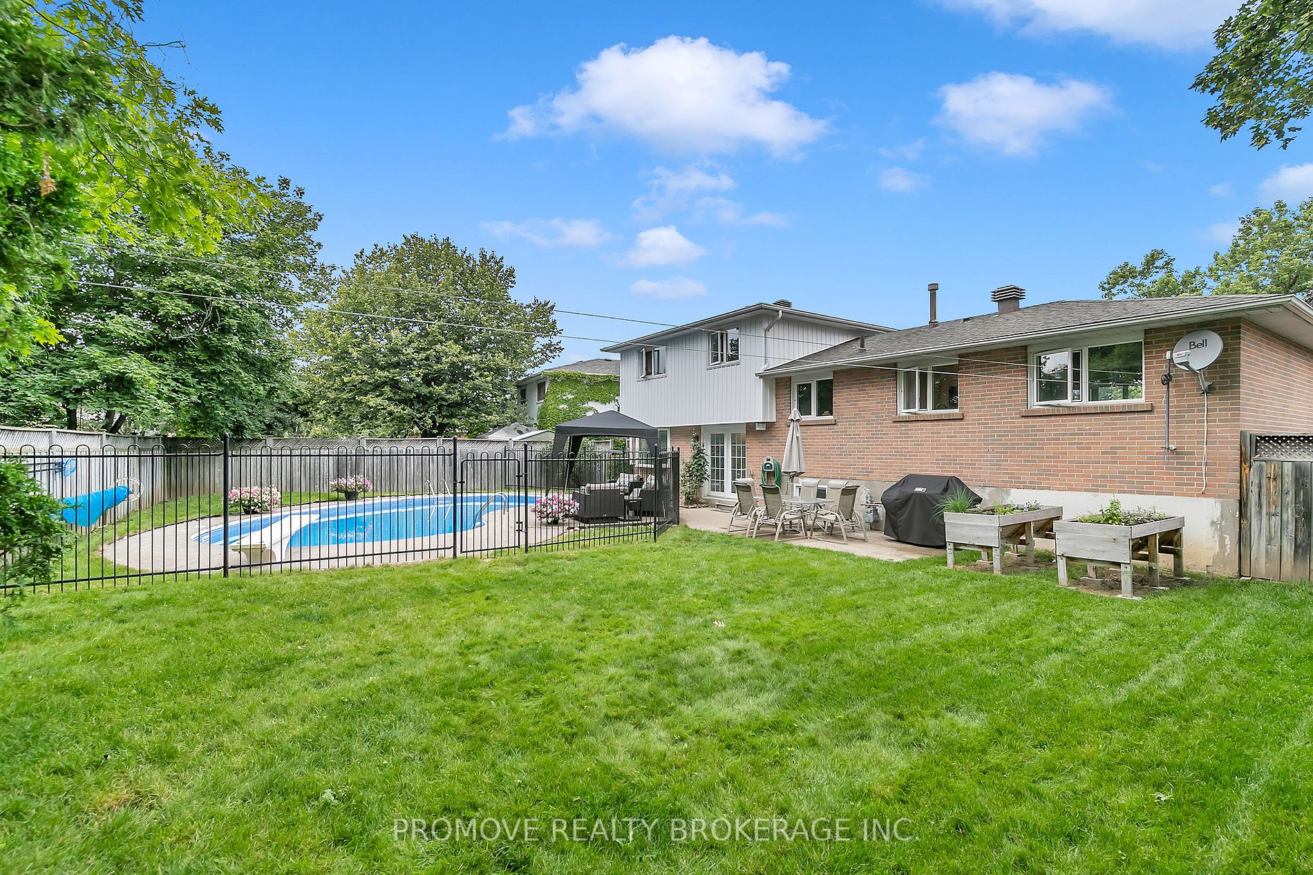 68 Irwin Cres