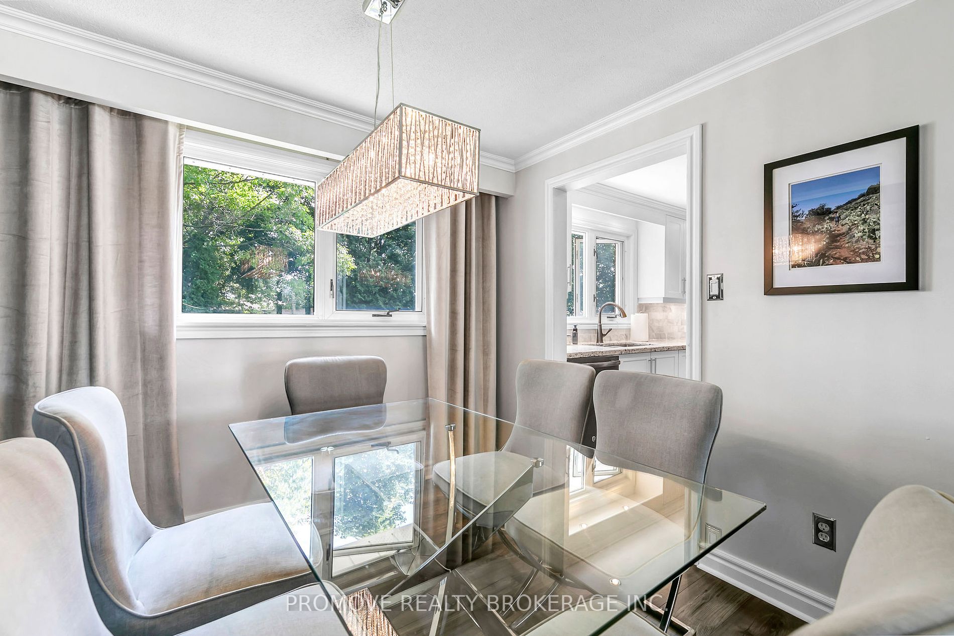 68 Irwin Cres