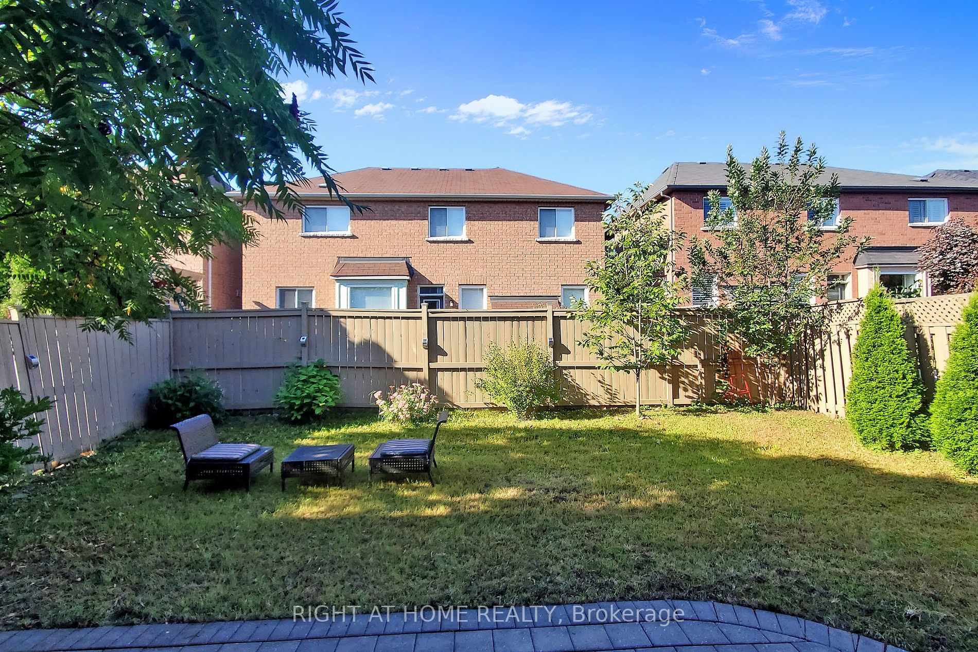 2208 Crestmont Drive