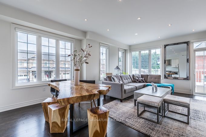 90 Lady Evelyn Cres
