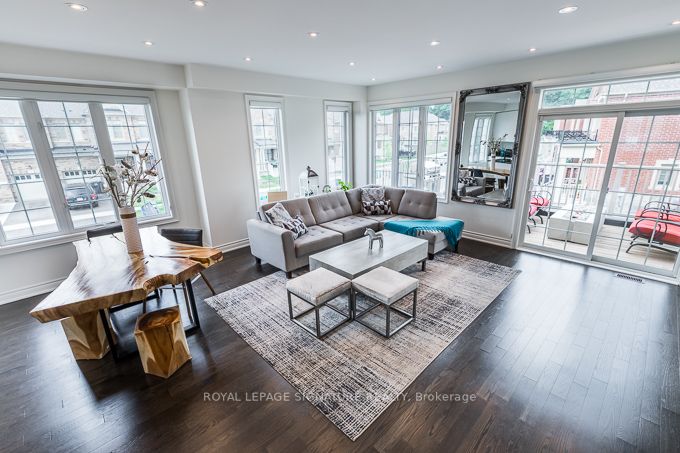 90 Lady Evelyn Cres