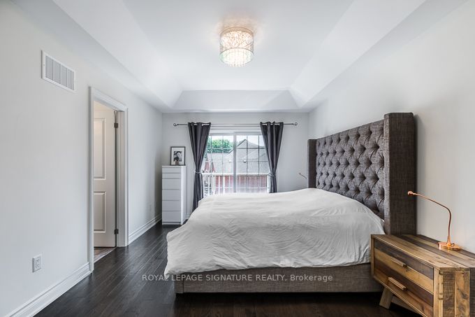 90 Lady Evelyn Cres