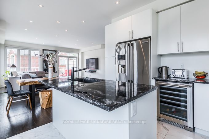 90 Lady Evelyn Cres