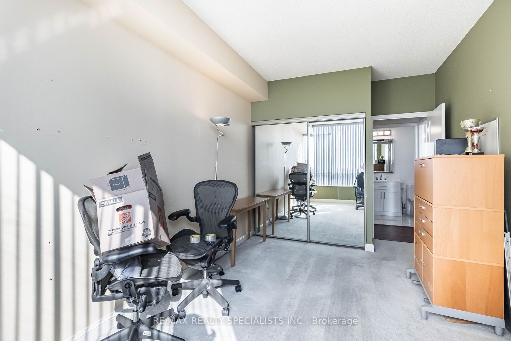 24 Hanover Road, #2204