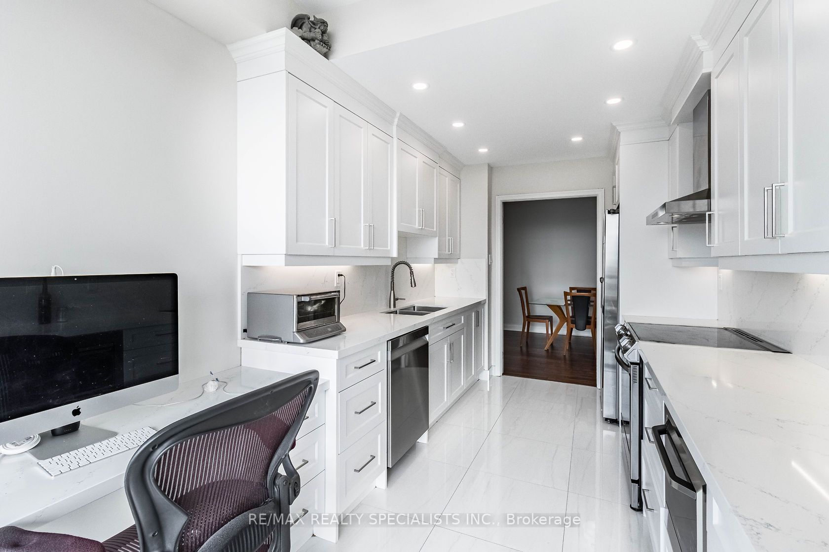 24 Hanover Road, #2204
