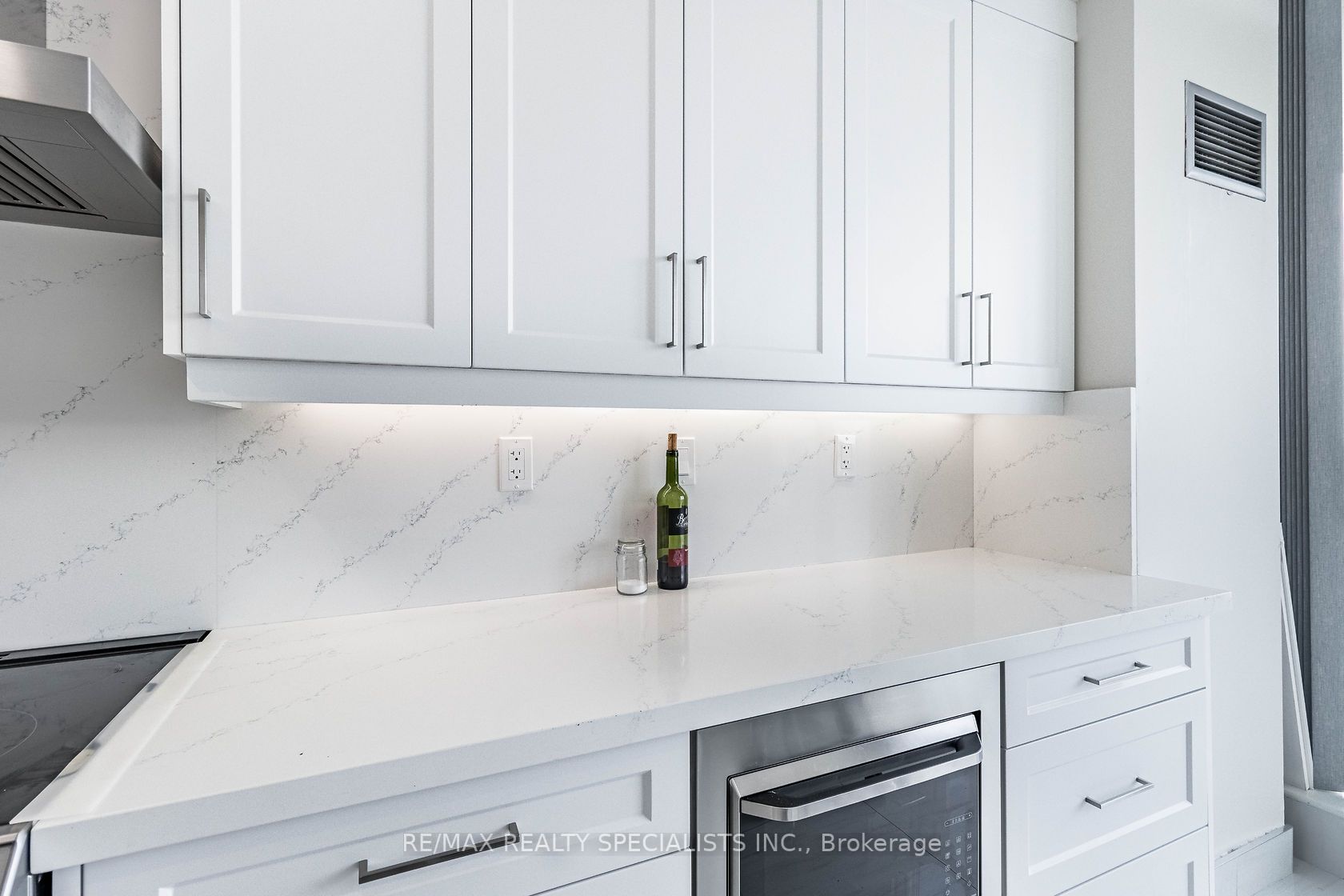 24 Hanover Road, #2204