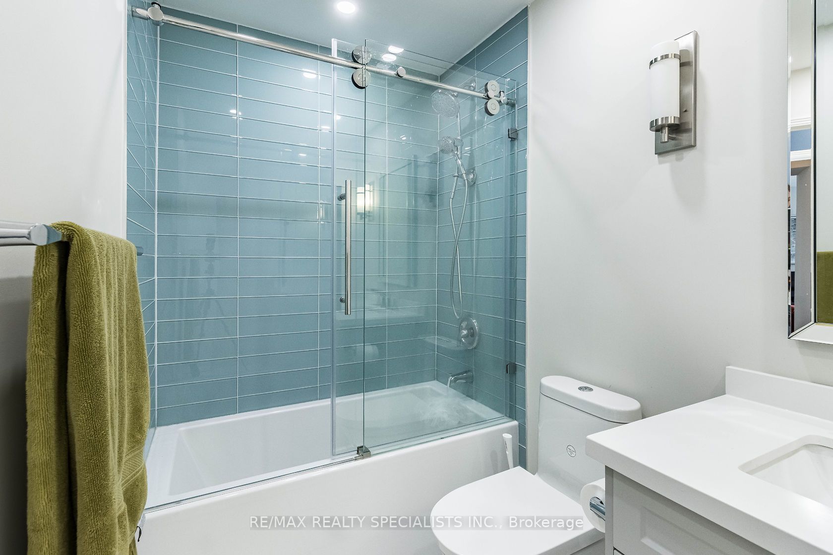 24 Hanover Road, #2204