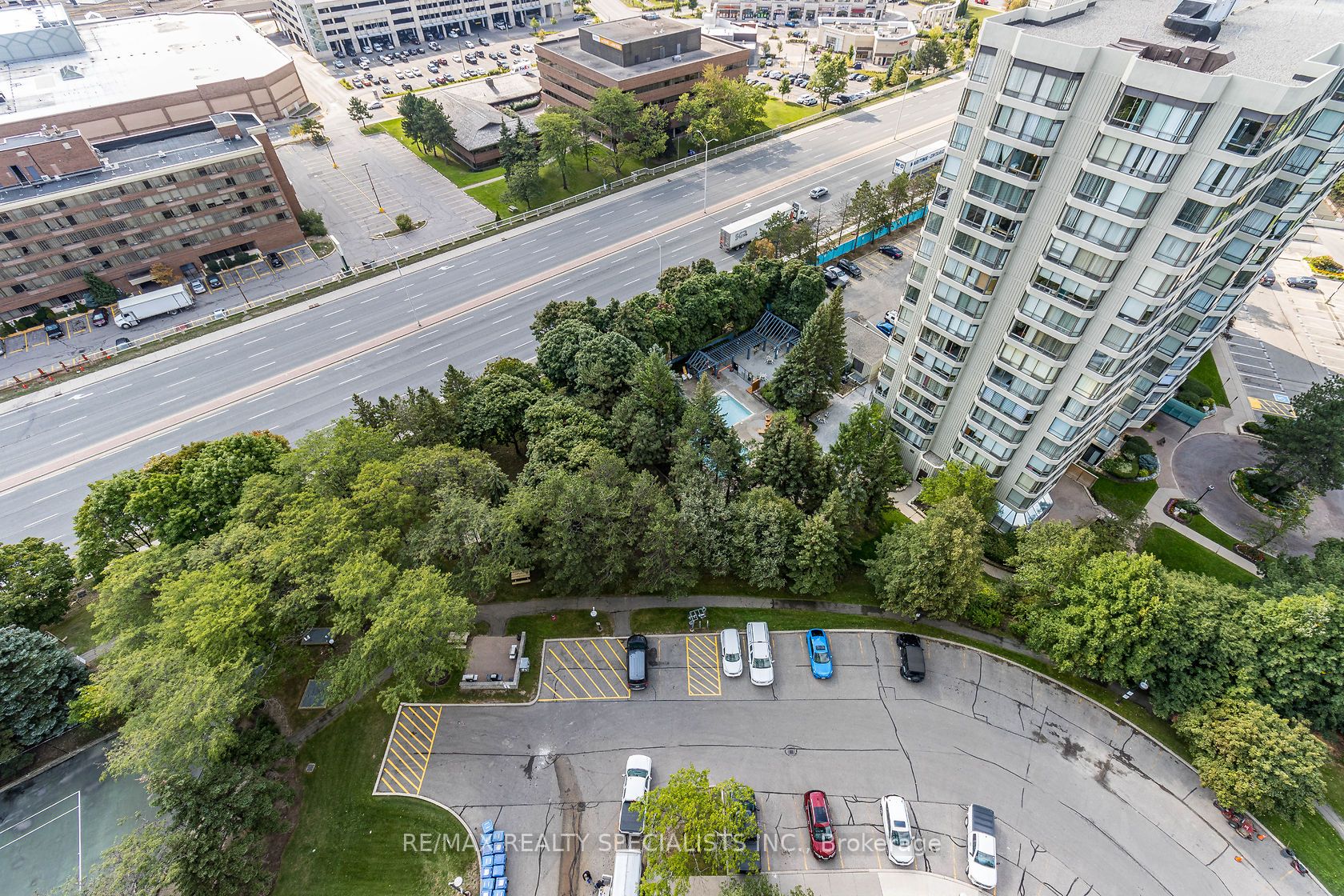 24 Hanover Road, #2204