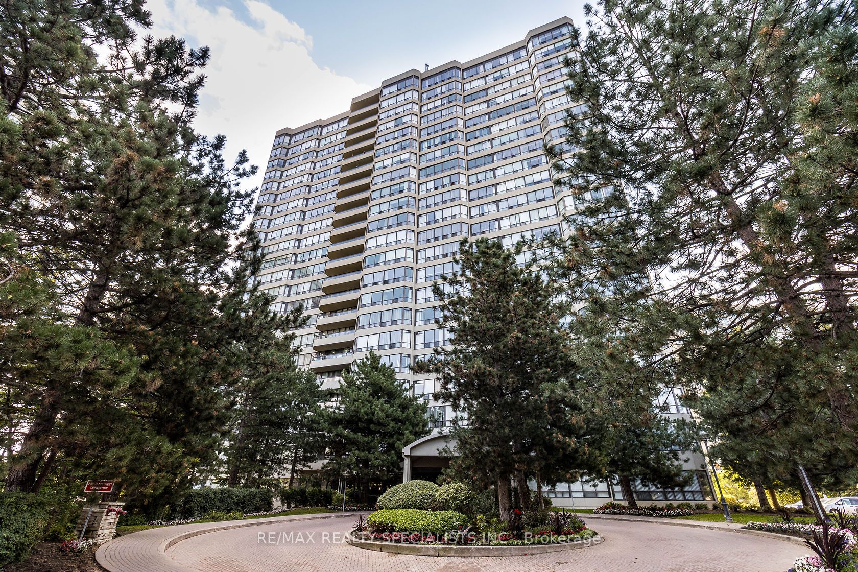 24 Hanover Road, #2204