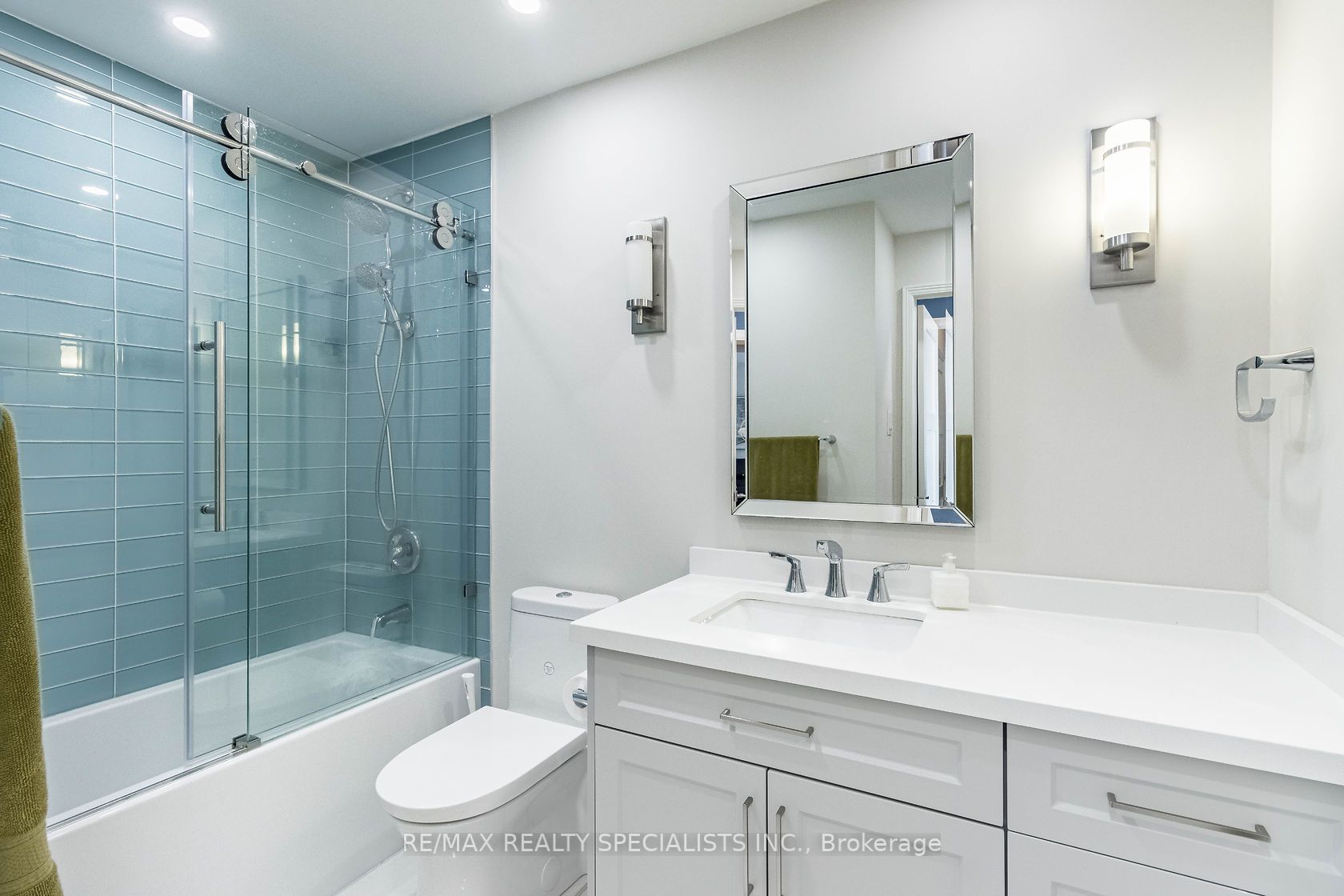 24 Hanover Road, #2204