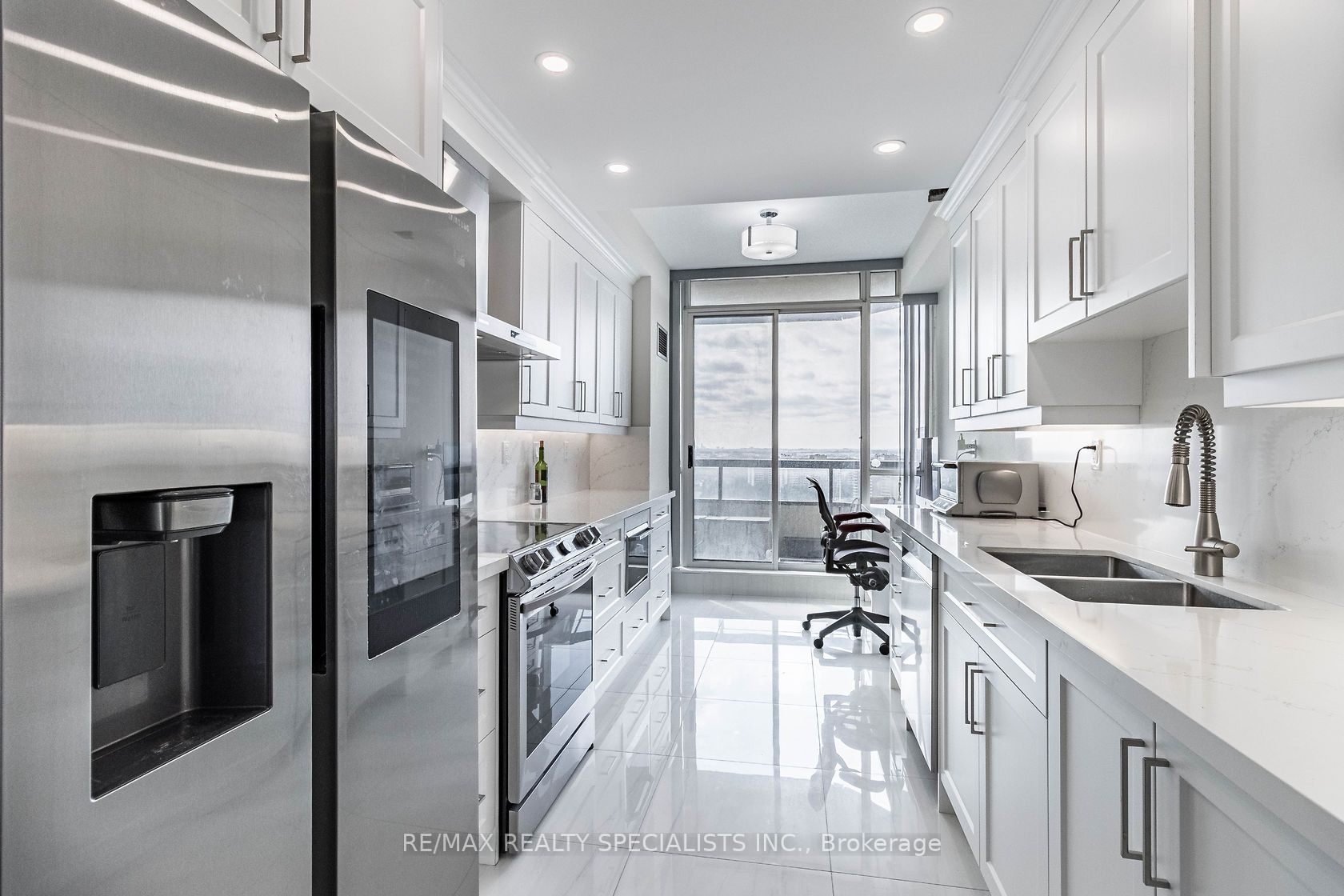 24 Hanover Road, #2204