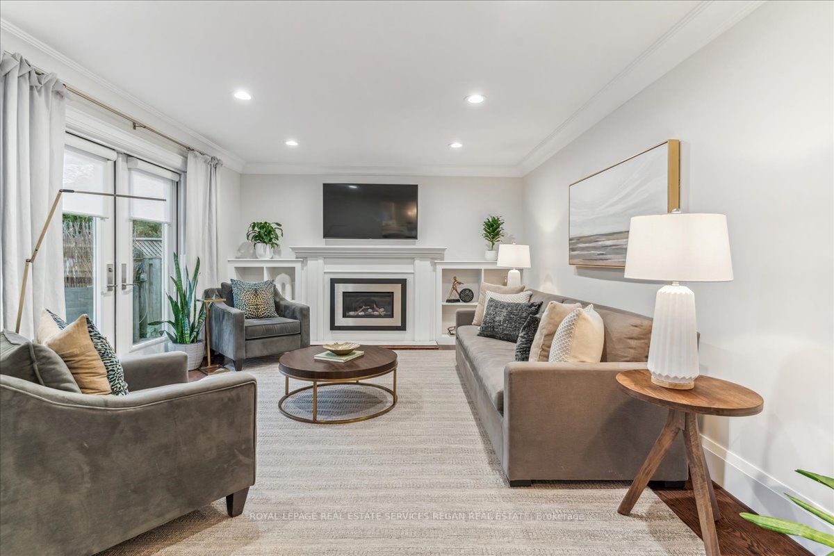 386 Moonglow Crt