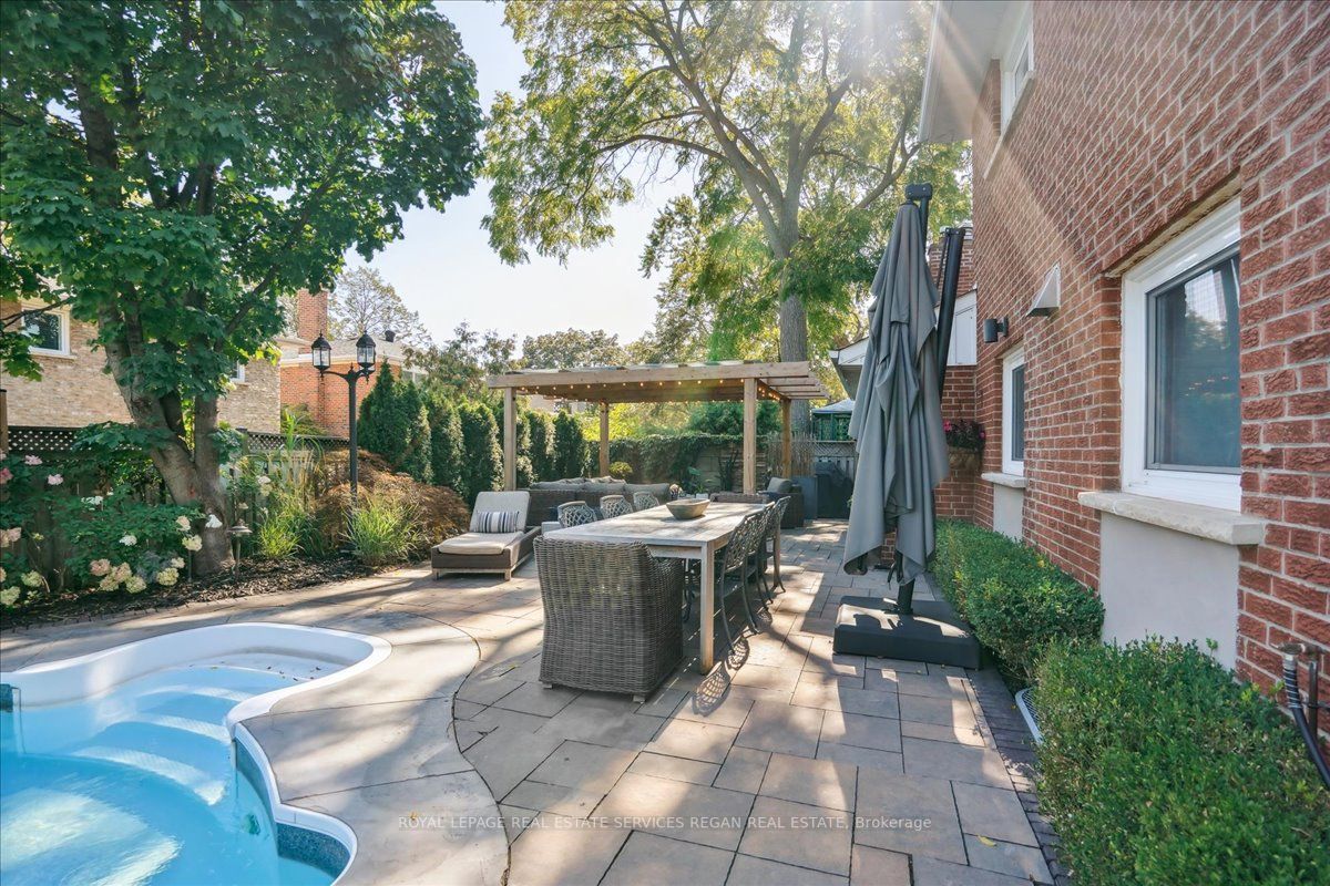 386 Moonglow Crt