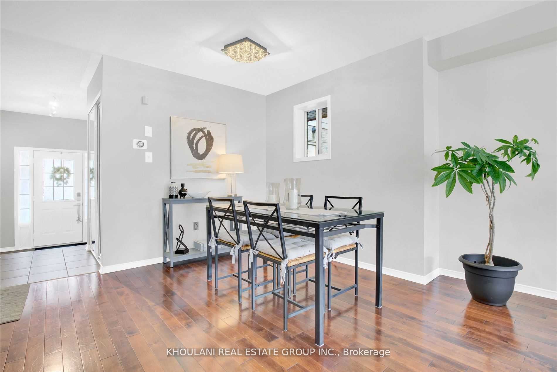 1215 Lamont Cres