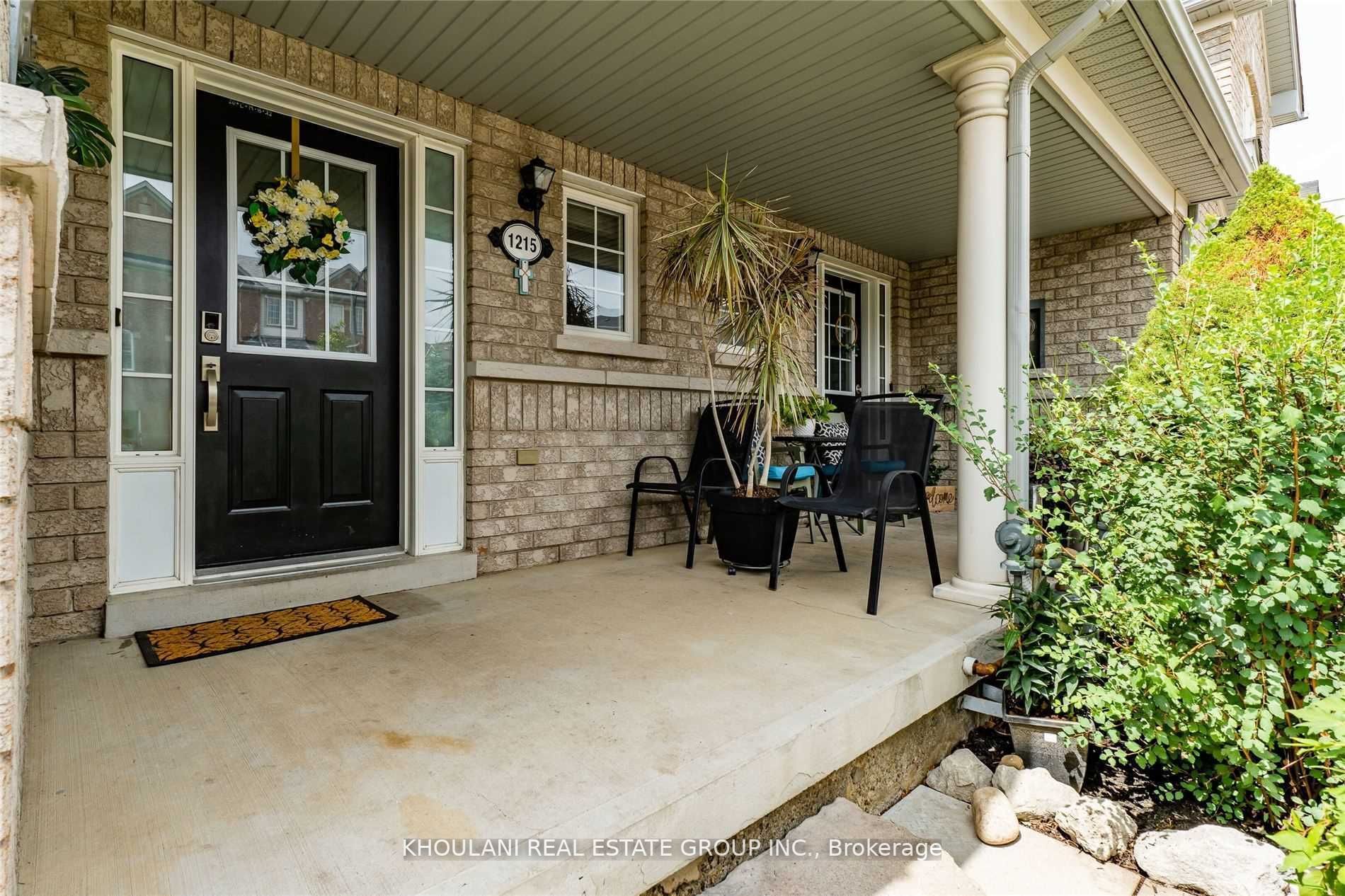 1215 Lamont Cres