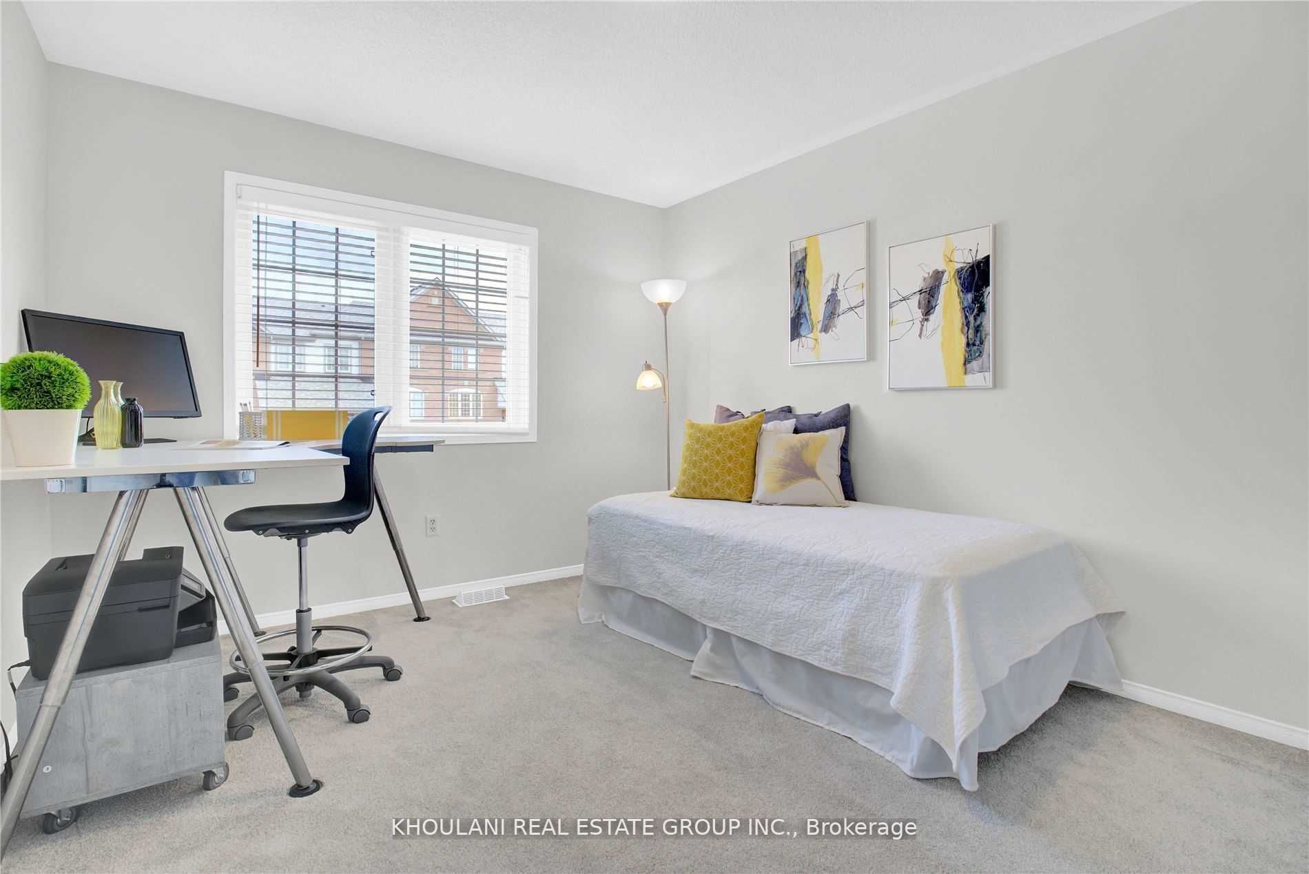 1215 Lamont Cres