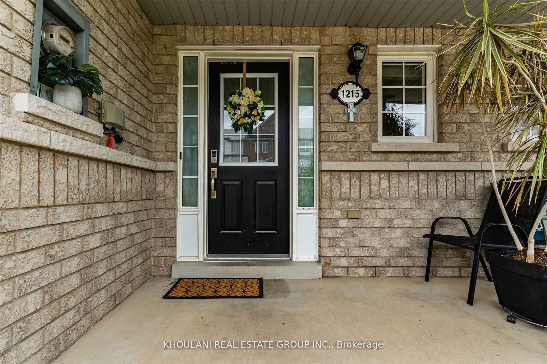 1215 Lamont Cres