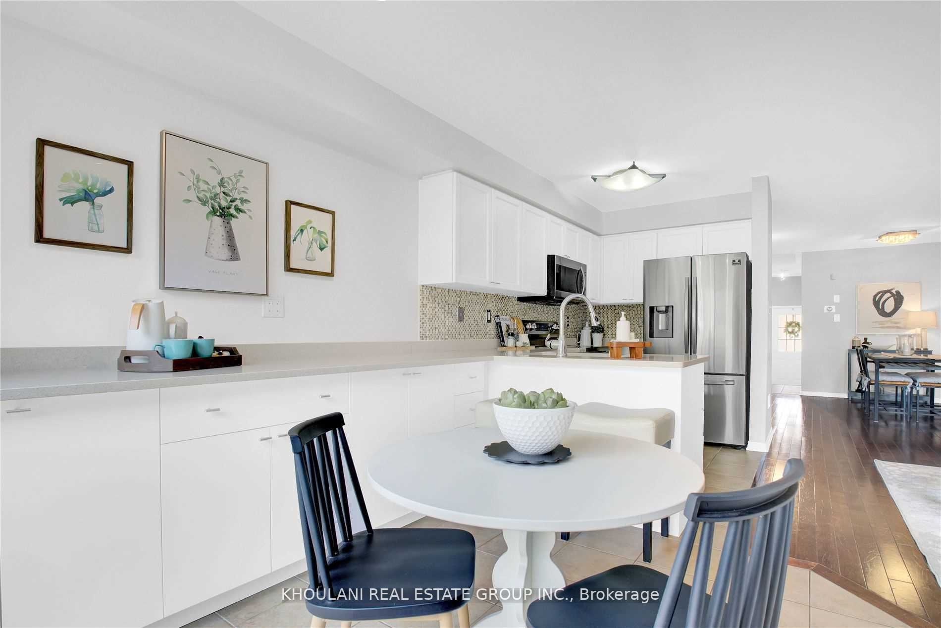 1215 Lamont Cres