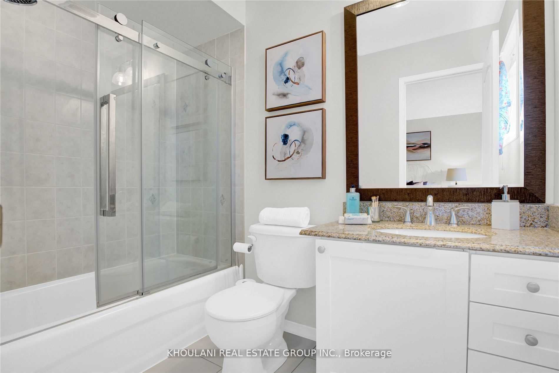 1215 Lamont Cres