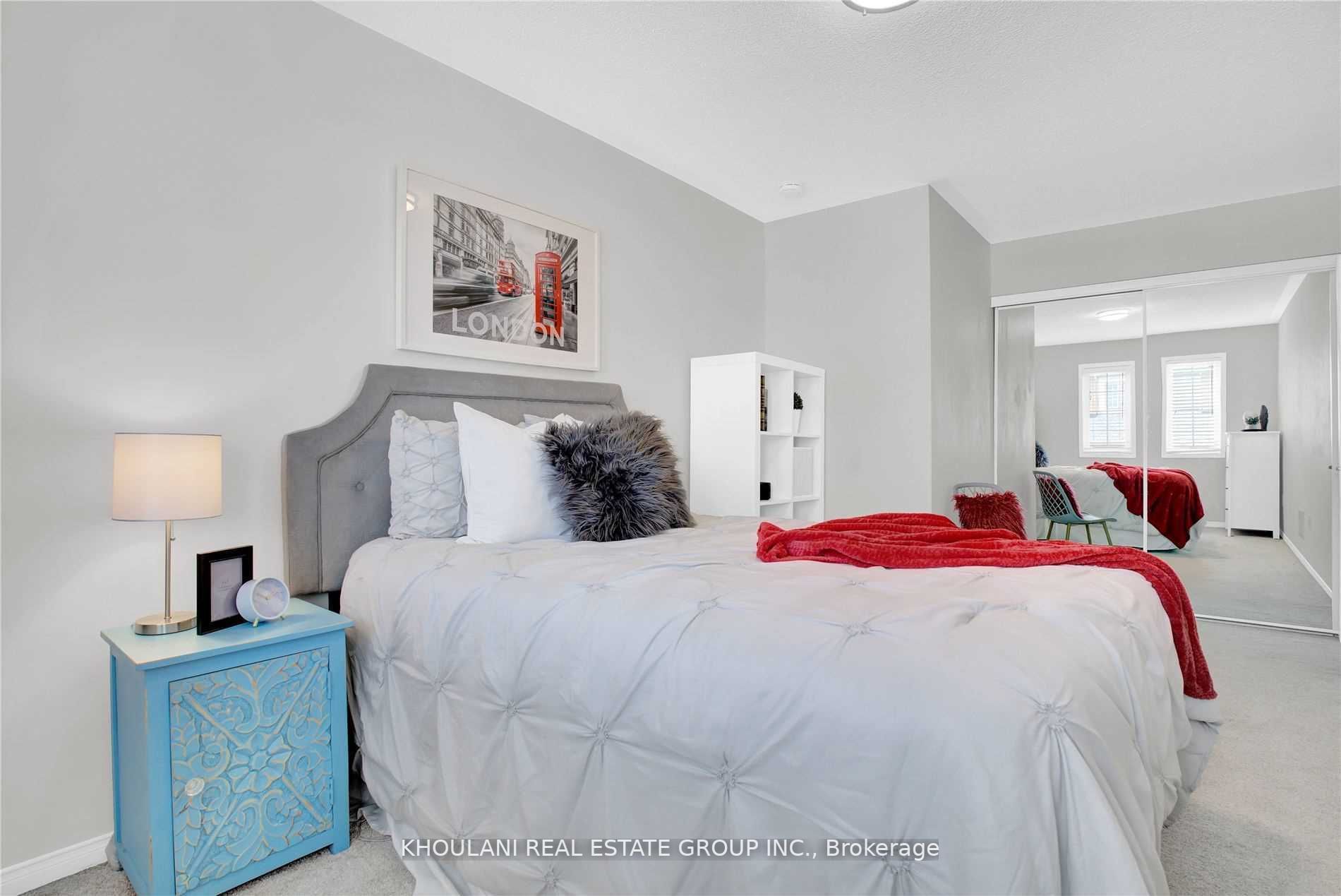 1215 Lamont Cres