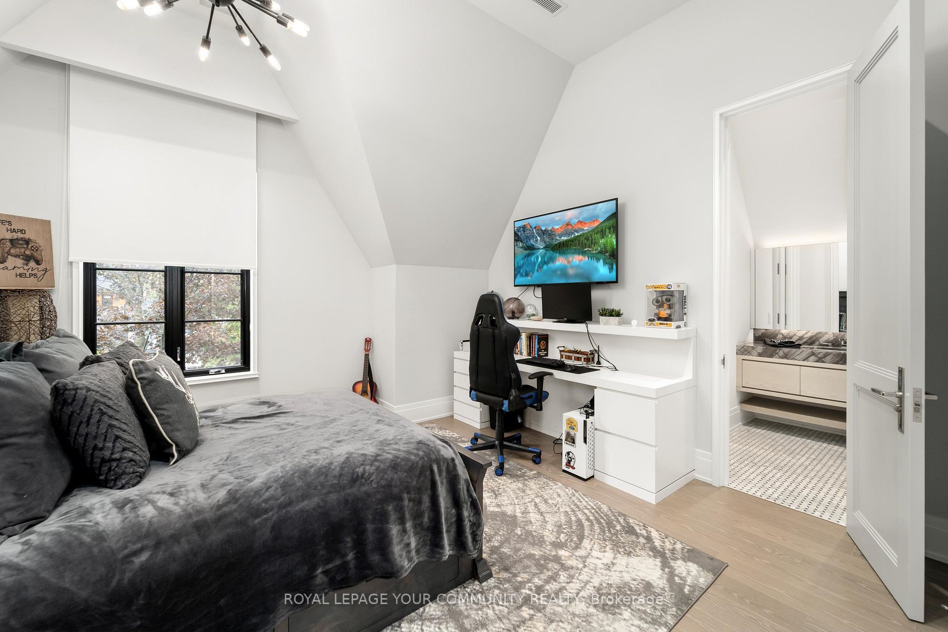 480 The Kingsway