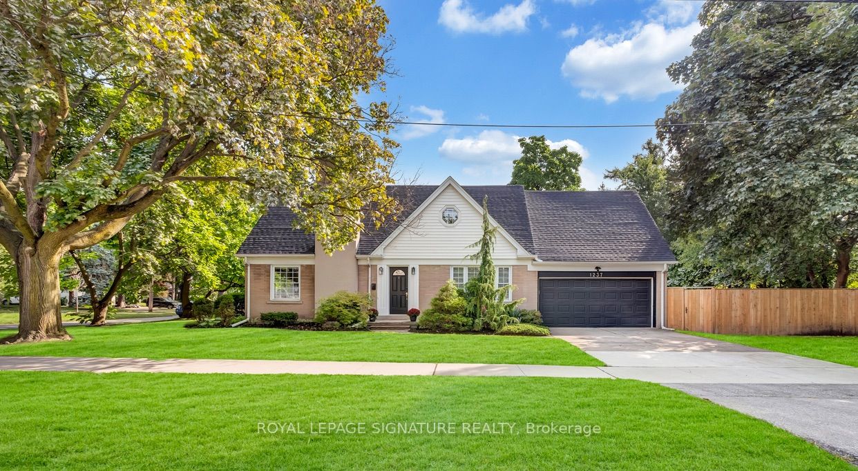 1237 Royal York Rd