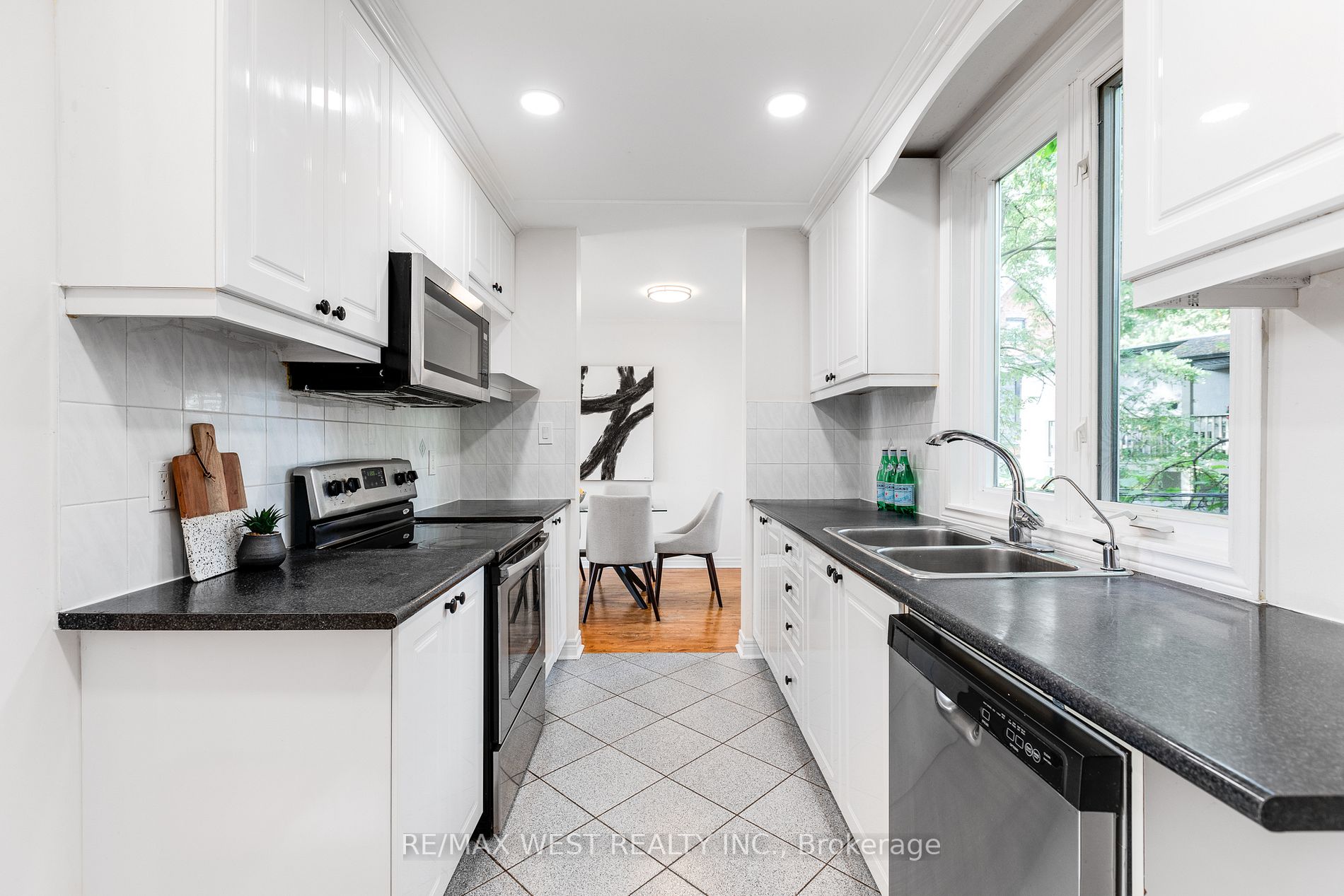 84 Edna Ave