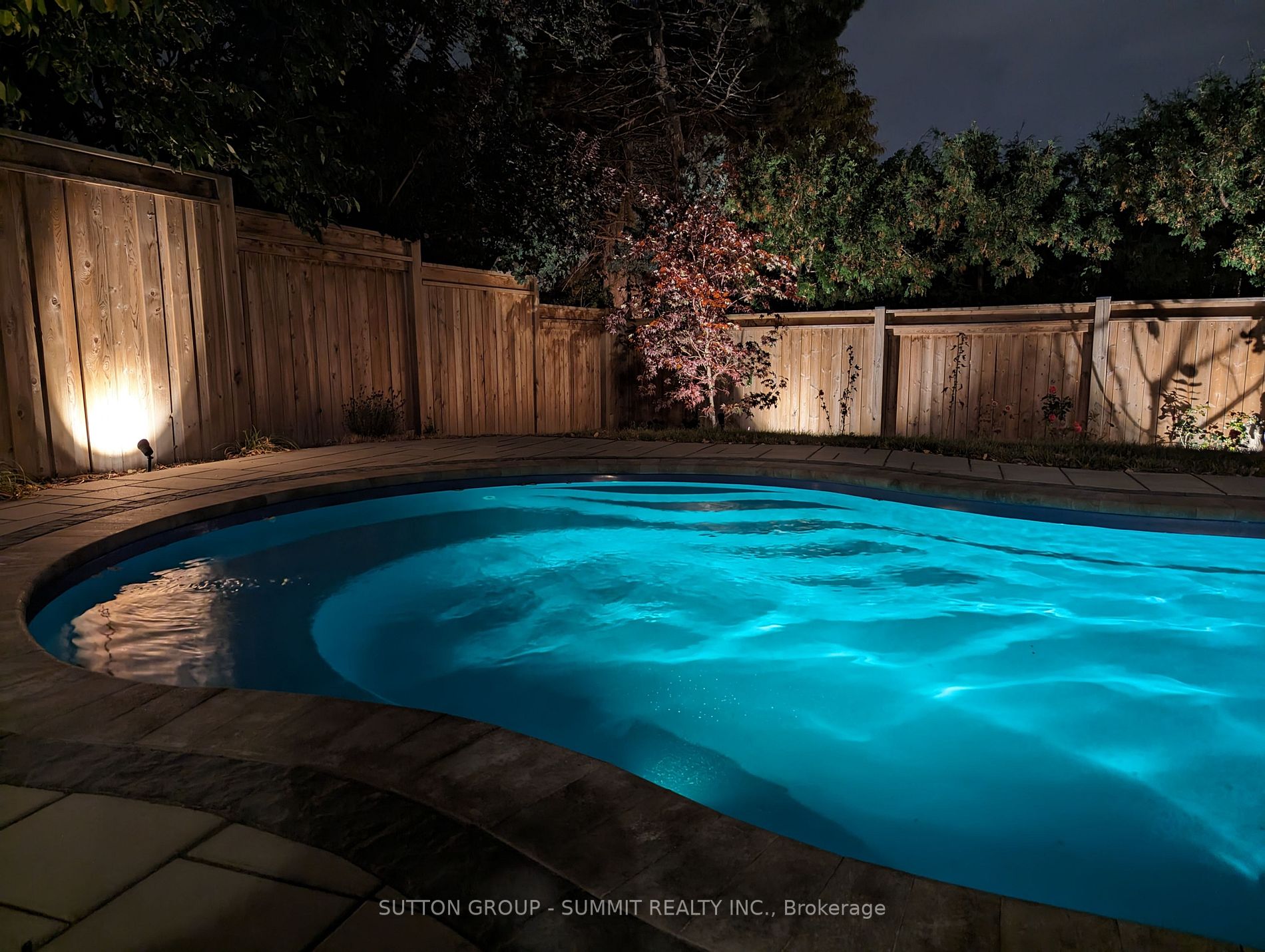 2153 Winding Way