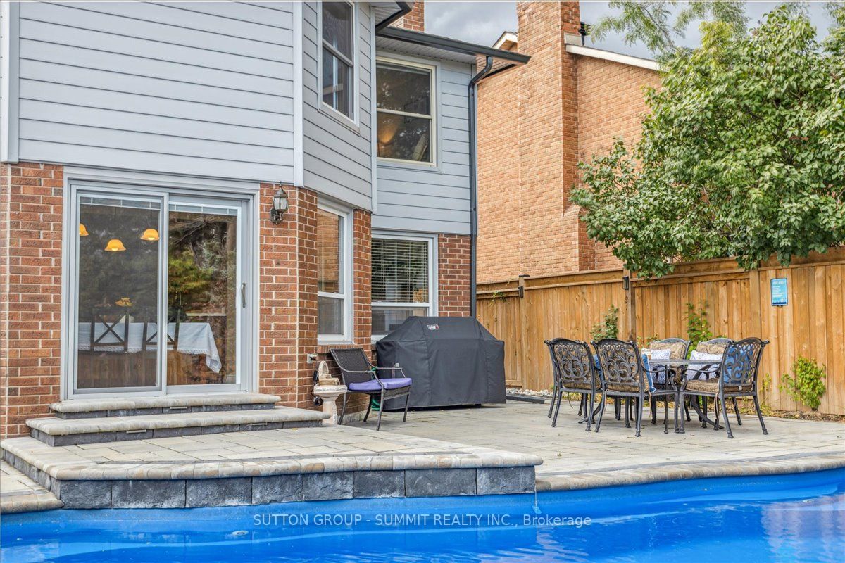 2153 Winding Way